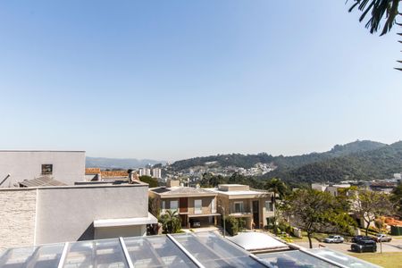 Casa de condomínio à venda com 480m², 5 quartos e 2 vagas Casa de condomínio à venda com 480m², 5 quartos e 2 vagasVista da Suíte 4