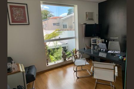 Casa à venda com 3 quartos, 253m² em Chácara Santo Antônio (Zona Sul), São Paulo