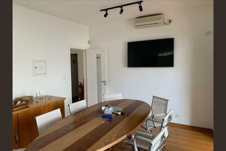 Casa à venda com 3 quartos, 253m² em Chácara Santo Antônio (Zona Sul), São Paulo