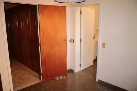 Apartamento à venda com 300m², 4 quartos e 4 vagasQuarto de Serviço