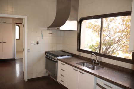 Apartamento à venda com 300m², 4 quartos e 4 vagasCozinha