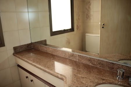 Apartamento à venda com 300m², 4 quartos e 4 vagasBanheiro da Suíte 2