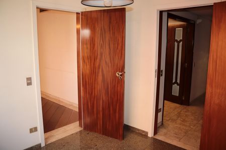 Apartamento à venda com 300m², 4 quartos e 4 vagasQuarto de Serviço