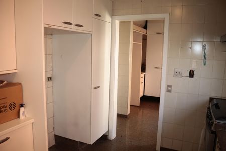 Apartamento à venda com 300m², 4 quartos e 4 vagasCozinha