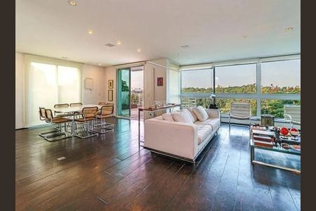 Casa à venda com 627m², 4 quartos e 4 vagas