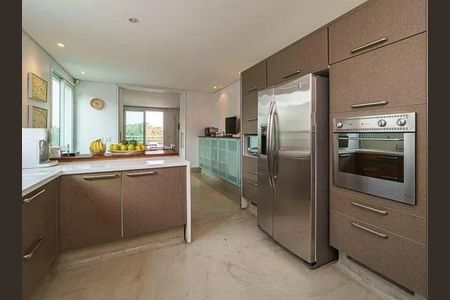 Casa à venda com 627m², 4 quartos e 4 vagas