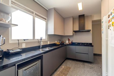Apartamento à venda com 250m², 4 quartos e 5 vagas