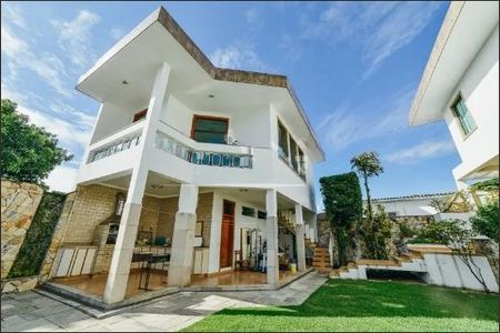 Casa à venda com 800m², 4 quartos e 10 vagas