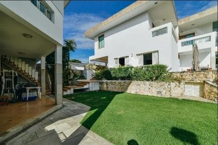 Casa à venda com 800m², 4 quartos e 10 vagas