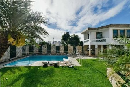 Casa à venda com 800m², 4 quartos e 10 vagas