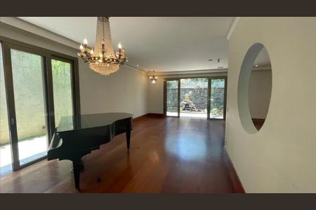 Casa à venda com 348m², 3 quartos e 4 vagas