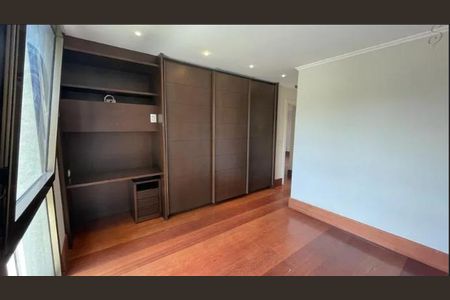 Casa à venda com 348m², 3 quartos e 4 vagas