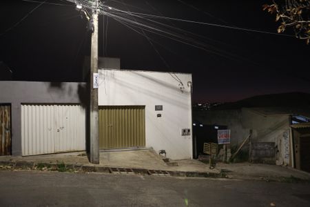 Casa à venda com 137m², 3 quartos e 1 vagaFachada