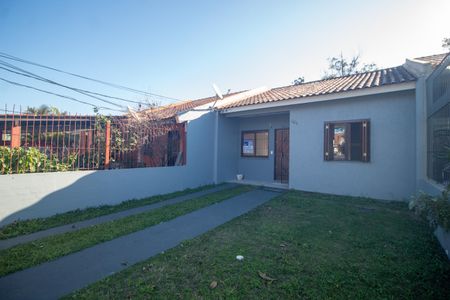 Casa à venda com 54m², 2 quartos e 2 vagasFachada