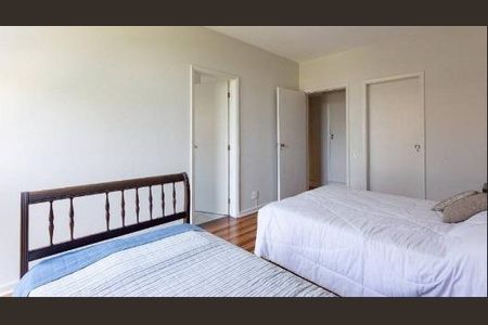 Casa à venda com 381m², 4 quartos e 4 vagas