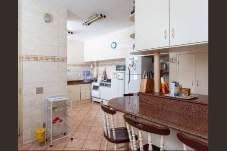 Casa à venda com 381m², 4 quartos e 4 vagas