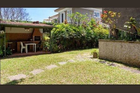 Casa à venda com 381m², 4 quartos e 4 vagas