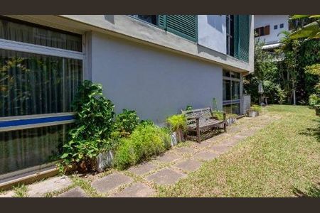 Casa à venda com 381m², 4 quartos e 4 vagas