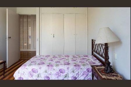 Casa à venda com 381m², 4 quartos e 4 vagas
