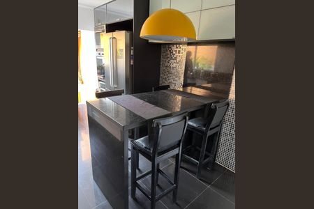 Casa à venda com 3 quartos, 250m² em Jardim da Gloria, São Paulo