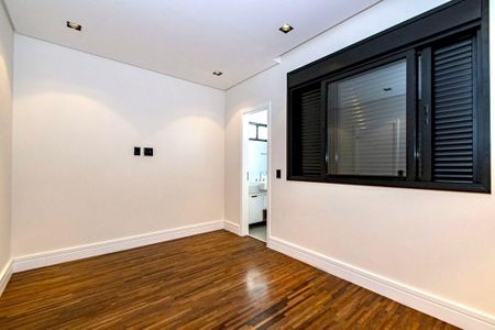 Casa à venda com 130m², 3 quartos e 3 vagas