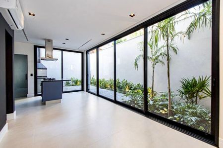 Casa à venda com 130m², 3 quartos e 3 vagas