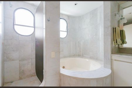 Apartamento à venda com 362m², 4 quartos e 4 vagas