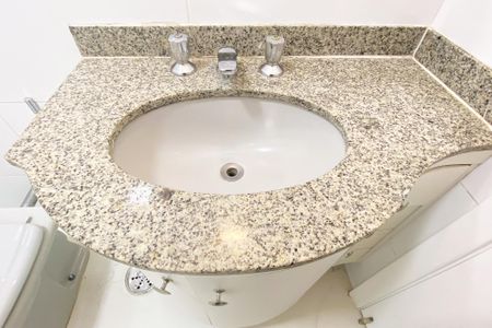 Apartamento à venda com 101m², 3 quartos e 2 vagas Apartamento à venda com 101m², 3 quartos e 2 vagasBanheiro