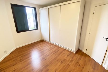 Apartamento à venda com 101m², 3 quartos e 2 vagas Apartamento à venda com 101m², 3 quartos e 2 vagasSuíte