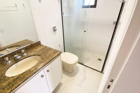 Apartamento à venda com 101m², 3 quartos e 2 vagas Apartamento à venda com 101m², 3 quartos e 2 vagasBanheiro da Suíte