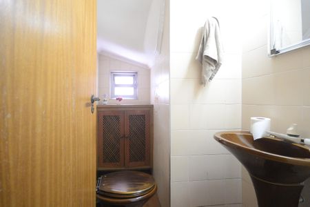 Casa à venda com 236m², 4 quartos e 2 vagas Casa à venda com 236m², 4 quartos e 2 vagasLavabo