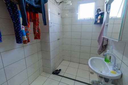Apartamento à venda com 48m², 2 quartos e 1 vaga Apartamento à venda com 48m², 2 quartos e 1 vagaBanheiro