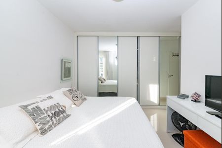 Apartamento à venda com 101m², 3 quartos e 2 vagasSuíte