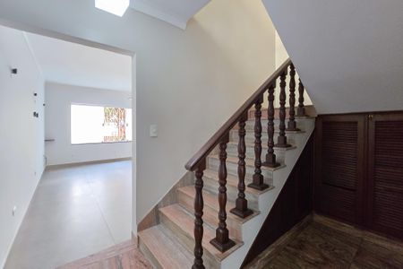 Casa à venda com 275m², 3 quartos e 2 vagasAcesso