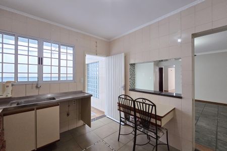 Casa à venda com 275m², 3 quartos e 2 vagasCozinha