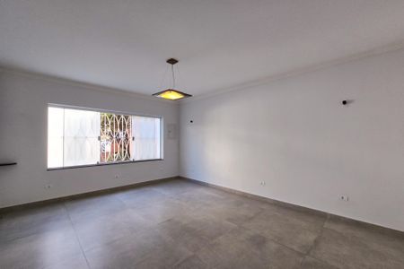 Casa à venda com 275m², 3 quartos e 2 vagasSala