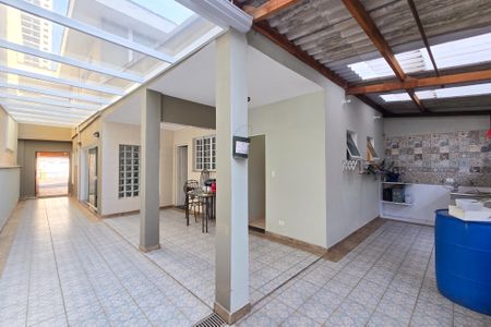 Casa à venda com 275m², 3 quartos e 2 vagasQuintal