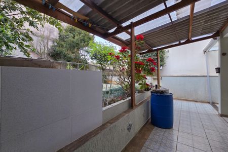 Casa à venda com 275m², 3 quartos e 2 vagasÁrea de Serviço