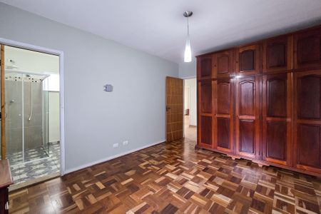 Casa à venda com 275m², 3 quartos e 2 vagasSuíte
