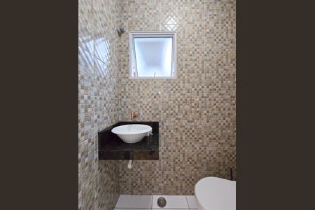 Casa à venda com 275m², 3 quartos e 2 vagasBanheiro de serviço