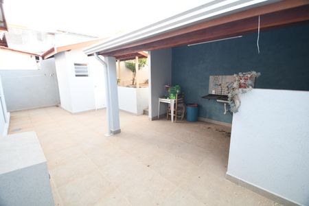 Casa à venda com 100m², 3 quartos e 1 vagaÁrea de Serviço