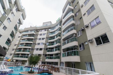 Apartamento à venda com 60m², 2 quartos e 1 vaga Apartamento à venda com 60m², 2 quartos e 1 vagaFachada