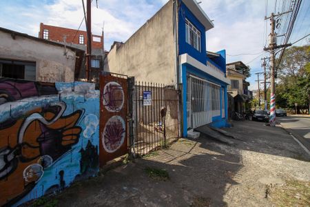 Casa para alugar com 85m², 2 quartos e 1 vaga Casa para alugar com 85m², 2 quartos e 1 vagaFachada e Placa