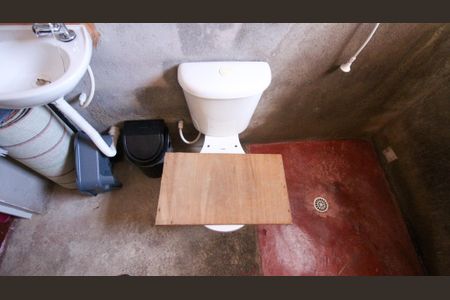 Casa para alugar com 85m², 2 quartos e 1 vaga Casa para alugar com 85m², 2 quartos e 1 vagaBanheiro Social