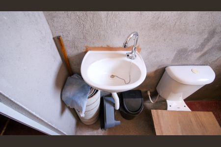 Casa para alugar com 85m², 2 quartos e 1 vaga Casa para alugar com 85m², 2 quartos e 1 vagaBanheiro Social