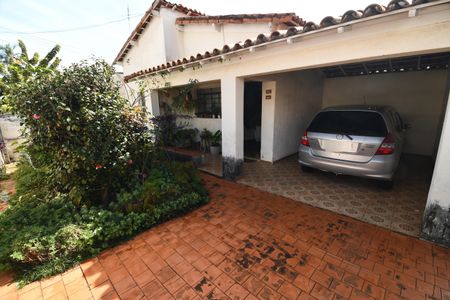 Casa à venda com 97m², 3 quartos e 2 vagasGaragem / Jardim