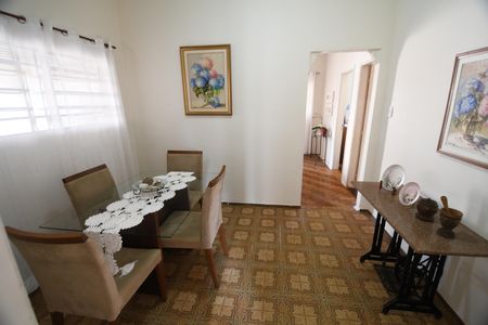 Casa à venda com 97m², 3 quartos e 2 vagasSala 2
