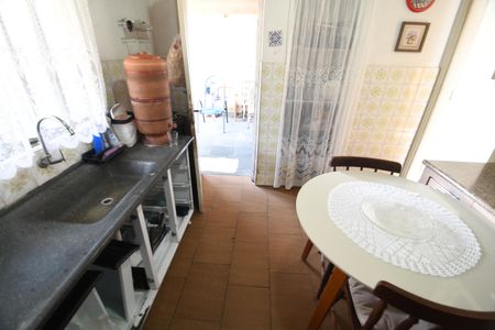 Casa à venda com 97m², 3 quartos e 2 vagasCozinha