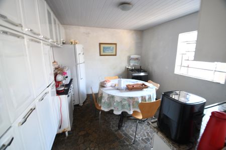 Casa à venda com 97m², 3 quartos e 2 vagasCasa 2 - Cozinha