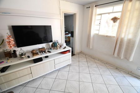 Casa à venda com 97m², 3 quartos e 2 vagasCasa 2 - Sala